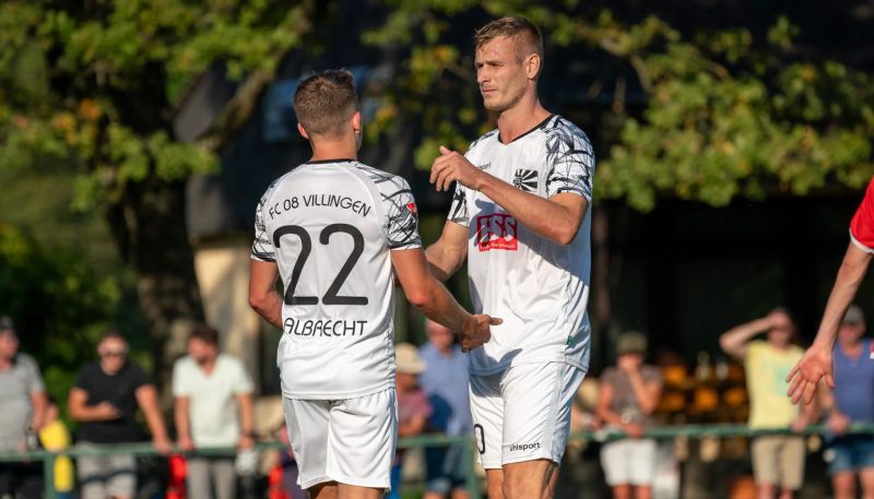 Mielnik GmbH unterstützt den FC 08 Villingen als Premium-Sponsor